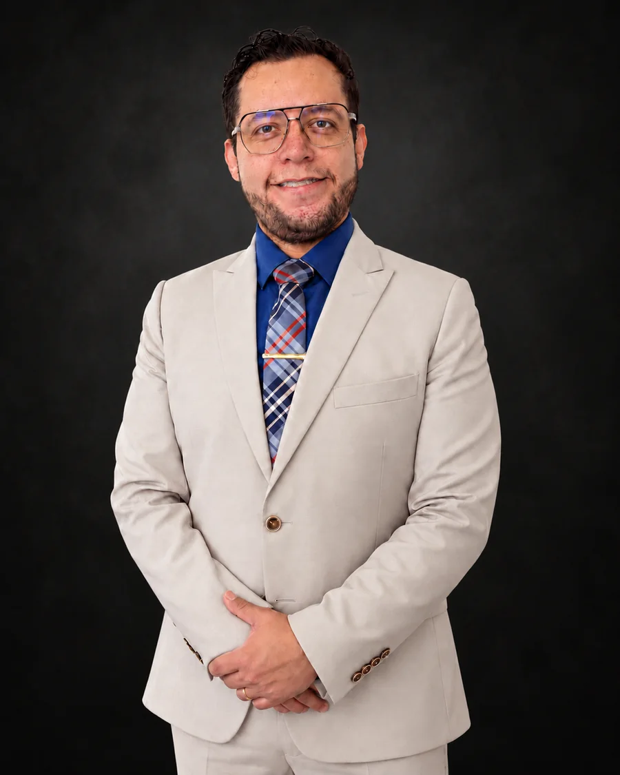 Abogado Helvin Abraham Luna Cacho, socio fundador de Estudio Legal De Iure en Puebla